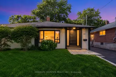 61 Sundial Crescent, Toronto, On M4a 2j7