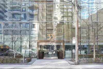 33 Charles Street E 1401, Toronto, On M4y 0a2