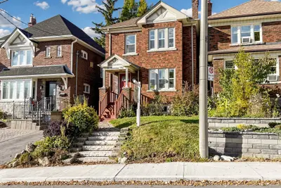 32 Crestview Road, Toronto, On M5n 1h6
