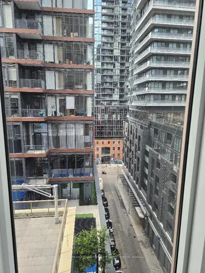 35 Mercer Street W 811, Toronto, On M5v 1h2