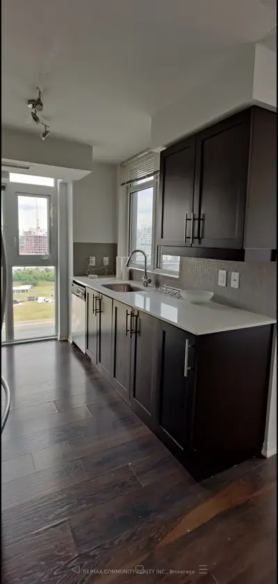 35 Bastion Street 1919, Toronto, On M5v 0c2