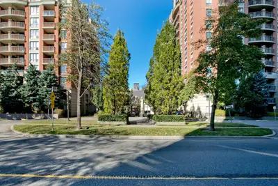 55 Harrison Garden Boulevard S 1210, Toronto, On M2n 7g3