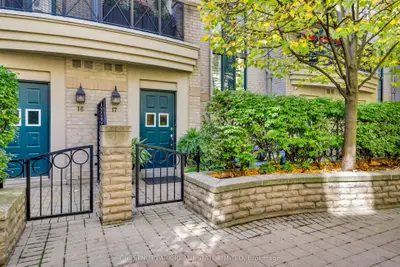 1 Baxter Street Th17, Toronto, On M4w 3w1