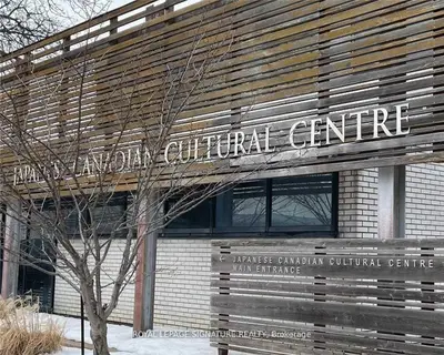6 Sakura Way 272, Toronto, On M3c 1z5