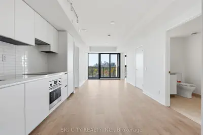 25 Frederick Todd Way 1303, Toronto, On M4g 0e8