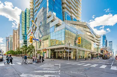 1 Bloor Street E 6805, Toronto, On M4w 0a8
