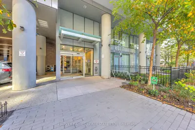195 Redpath Avenue 706, Toronto, On M4p 1v2