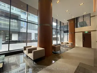17 Bathurst Street 3910, Toronto, On M5v 1a5