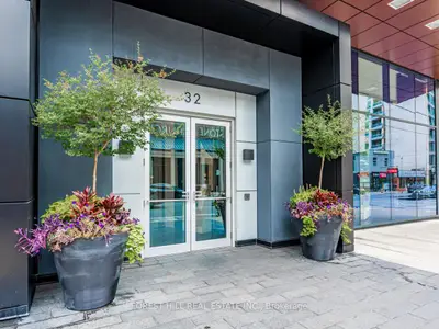 32 Davenport Road 2505, Toronto, On M5r 0b5