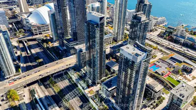 25 Telegram Mews 816, Toronto, On M5v 3z1