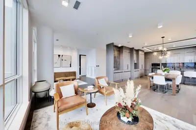 30 Nelson Street Ph102, Toronto, On M5v 0h5