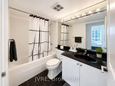 219 Fort York Boulevard 2206, Toronto, On M5v 1b1