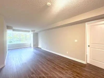 45 Lisgar Street 222, Toronto, On M6j 0b8
