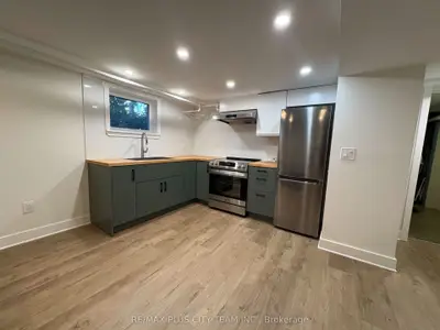 3835 Bathurst Street 10, Toronto, On M3h 3n1
