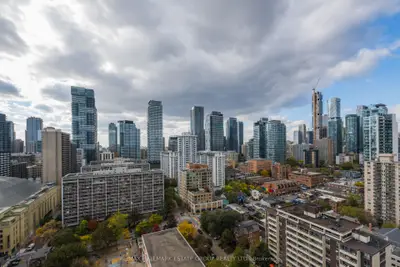 285 Mutual Street 2201, Toronto, On M4y 3c5
