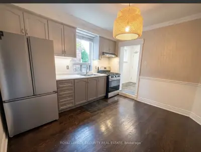 380 Crawford Street Main Floor, Toronto, On M6j 2v9