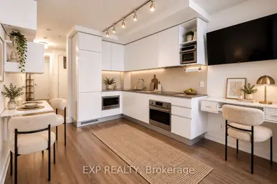 377 Madison Avenue 216, Toronto, On M4v 3e1