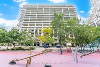 35 Bastion Street 311, Toronto, On M5v 0c2