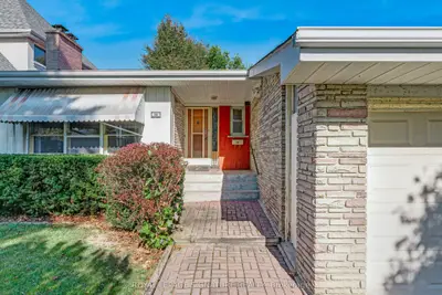 26 Millgate Crescent, Toronto, On M2k 1l6