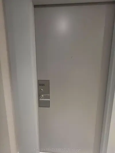 28 Widmer Street 3025, Toronto, On M5v 0t2