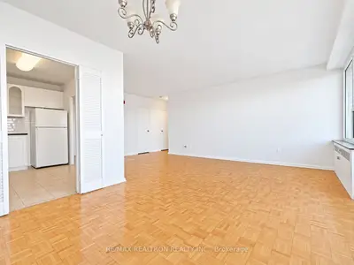 10 Shallmar Boulevard 804, Toronto, On M5n 1j4