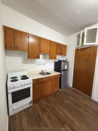 381 Dundas Street E, Toronto, On M5a 2a6