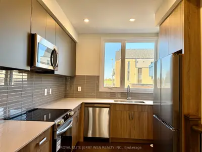 384 Lawrence Heights Way, Toronto, On M6a 0e9