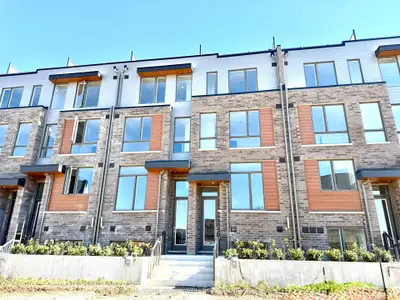 384 Lawrence Heights Way, Toronto, On M6a 0e9
