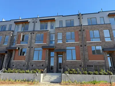 392 Lawrence Heights Way, Toronto, On M6a 0e8