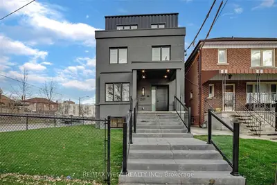 201 Cedric Avenue 3rd, Toronto, On M6c 3x7