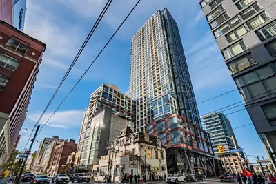 108 Peter Street 2008, Toronto, On M5v 0w2