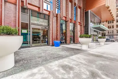 28 Widmer Street 4521, Toronto, On M5v 0t2