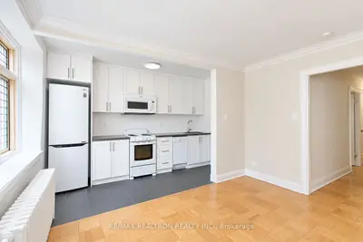 394 Avenue Road 207, Toronto, On M4v 2h4