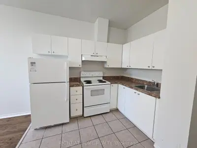 1801 Eglinton Avenue W 309, Toronto, On M6e 2h7