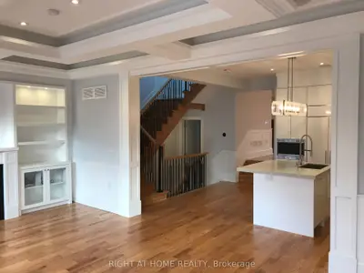152 Randolph Road, Toronto, On M4g 3s4