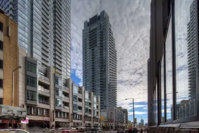 2181 Yonge Street 2412, Toronto, On M4s 3h7