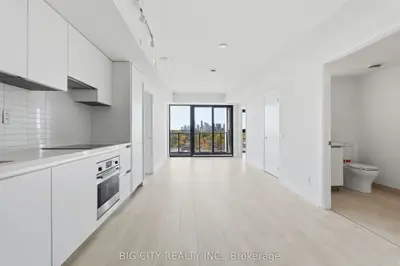 25 Frederick Todd Way 1203, Toronto, On M4g 0e8