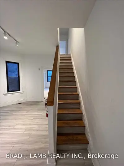 71 Ontario Street, Toronto, On M5a 2v1