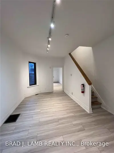 71 Ontario Street, Toronto, On M5a 2v1