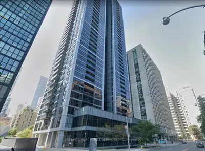28 Ted Rogers Way 3906, Toronto, On M4y 2j4