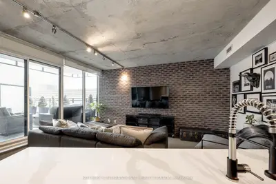 318 King Street E 202, Toronto, On M5a 0c1