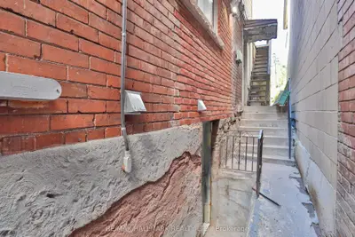 880 College Street Bsmt, Toronto, On M6h 1a3