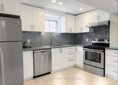 13 Pawnee Ave Avenue Verynice Bedroom Bsmt, Toronto, On M2h 3c6