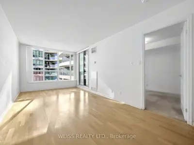 228 Queens Quay W, Toronto, On M5j 2x1