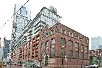 21 Nelson Street Lph 32, Toronto C01, ON M5V 1T8