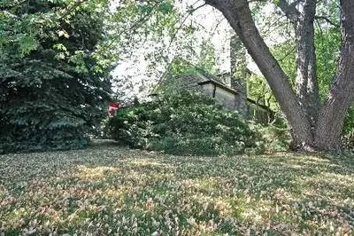 240 Lawrence Avenue E, Toronto C04, ON M4N 1T4