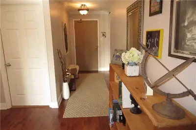 298 JARVIS Street 407, Toronto C08, ON M5B 2M4