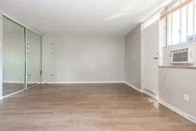 40 Homewood Avenue 607, Toronto C08, ON M4Y 2K2