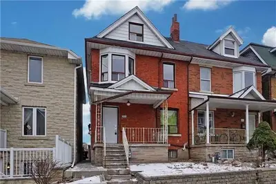 783 Dufferin Street 1st Flr, Toronto C01, ON M6H 3K8