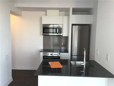42 Charles Street E 2809, Toronto C08, ON M4Y 1T4
